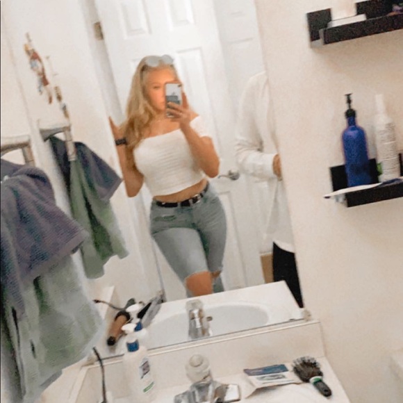 Meet your Posher, Madison - Picture 1 of 3